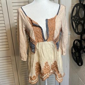 GIMMICKS BKE XS fun and funky, little BoHo blouse, great for layering!